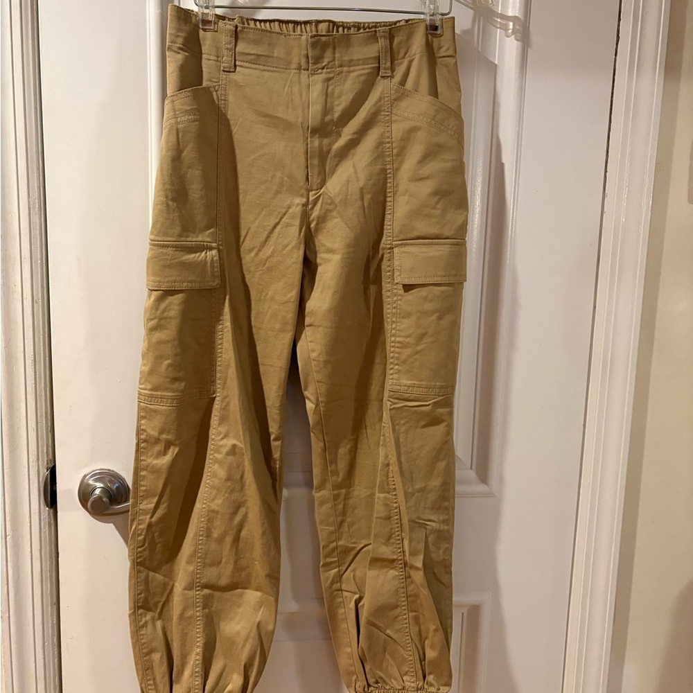 Women’s GAP Tan Cargo Pants